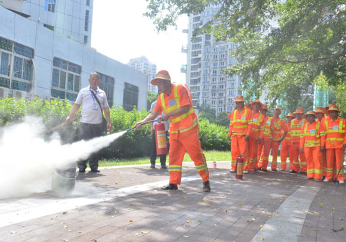 腾博会服务公司举行应急预案演习活动