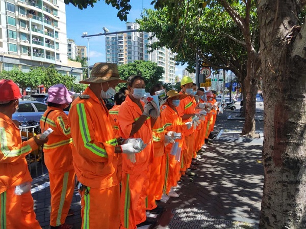 炎炎夏日送清凉 丝丝关怀暖人心 炎炎夏日送清凉 丝丝关怀暖人心